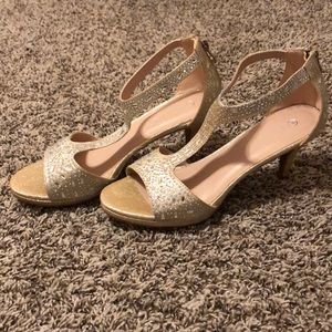 light gold prom shoes